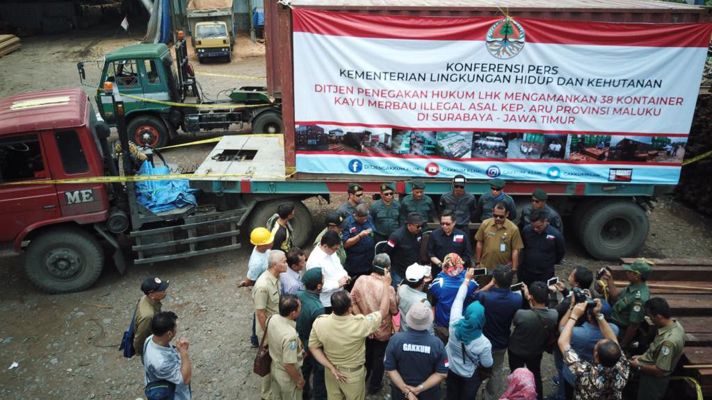 KLHK-Kembali-Amankan-38-Kontainer-Kayu-Ilegal-Asal-Kepulauan-Aru-doc.MenLHK-ivoox.id_