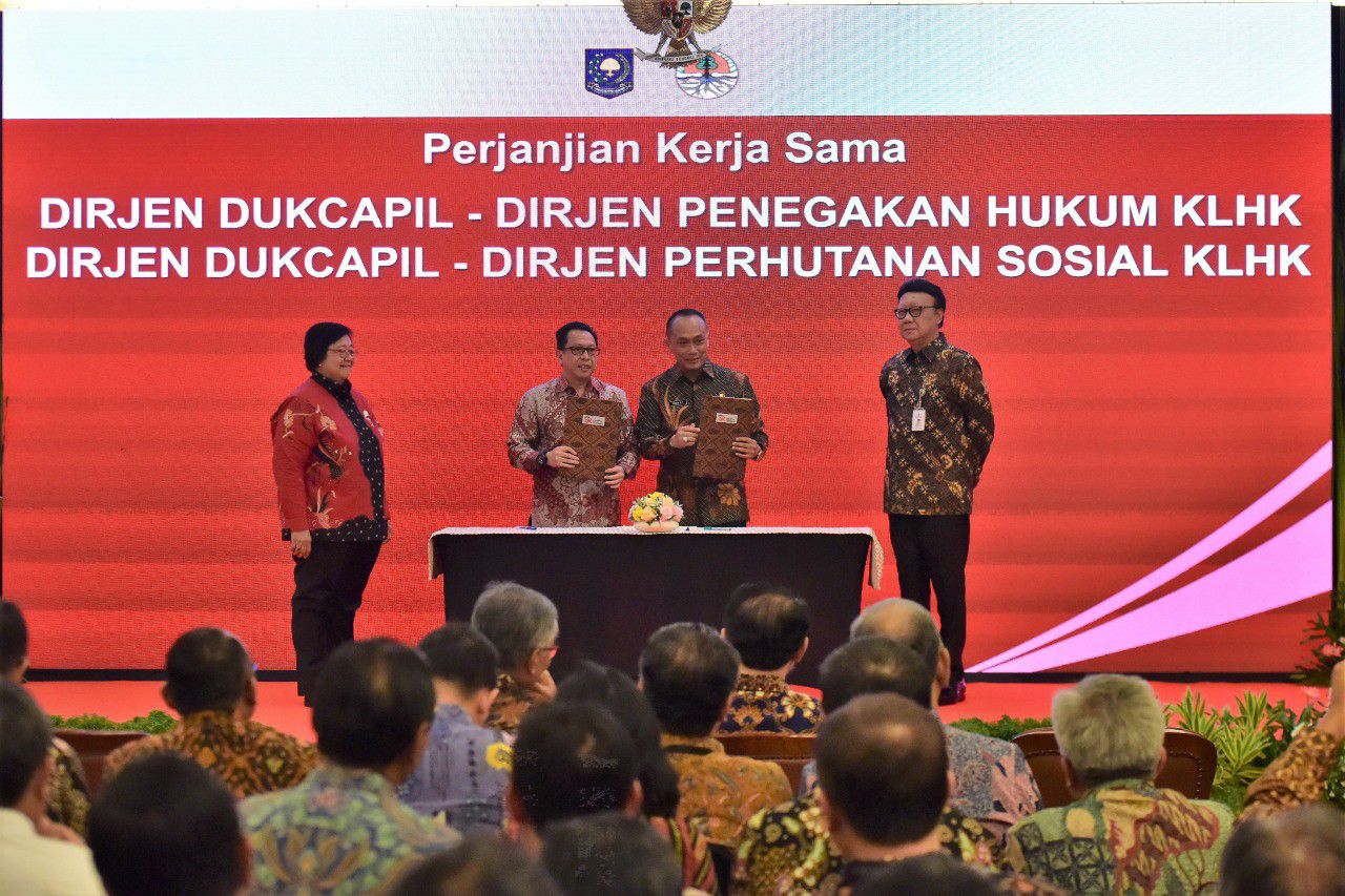 Manfaatkan-Data-Kependudukan-KLHK-Perkuat-Penegakan-Hukum-dan-Perhutanan-Sosial-doc.MenLHK-ivoox.id_