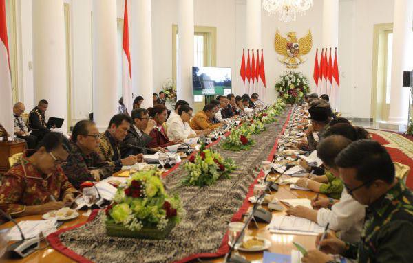 Menteri-Kabinet-Jokowi-Hadir-di-Debat-Kedua-doc.DebatCapres-ivoox.id_