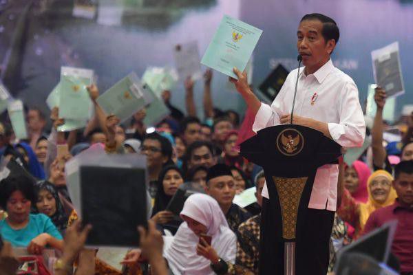 Presiden-Percepat-Proses-Penerbitan-Sertifikat-Tanah-Wakaf-doc.wakaf-ivoox.id_-1