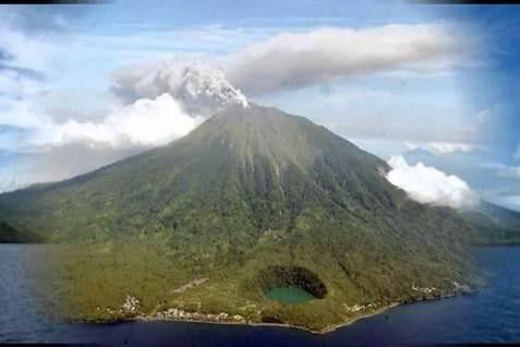 Warga-Diminta-Waspadai-Potensi-Awan-Panas-Gunung-Karangetang-doc.waspadai-ivoox.id_