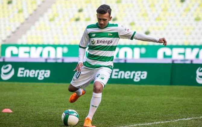 egy-maulana-vikri-1