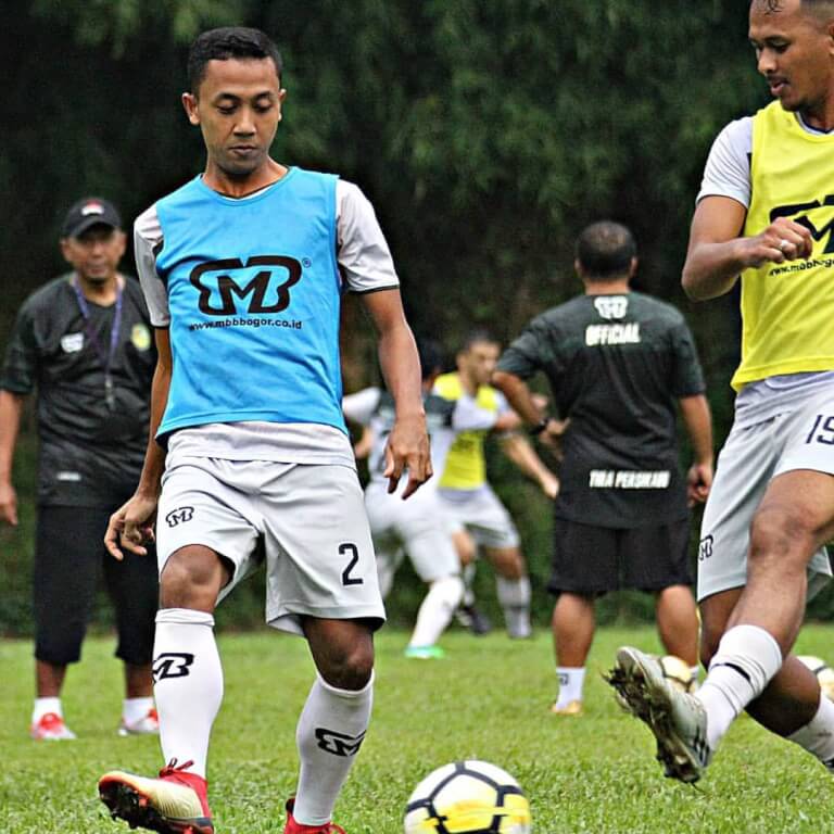 pemain tira persikabo berlatih