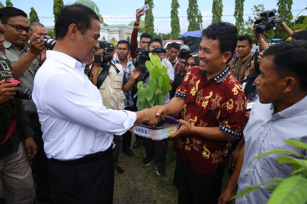 Dorong-Hilirisasi-Industri-Kakao-dan-Kopi-di-Luwu-dan-Toraja-Menteri-Arman-Harus-di-Dukung-Oleh-Semua-Pihak-doc.Kementan-ivoox.id_