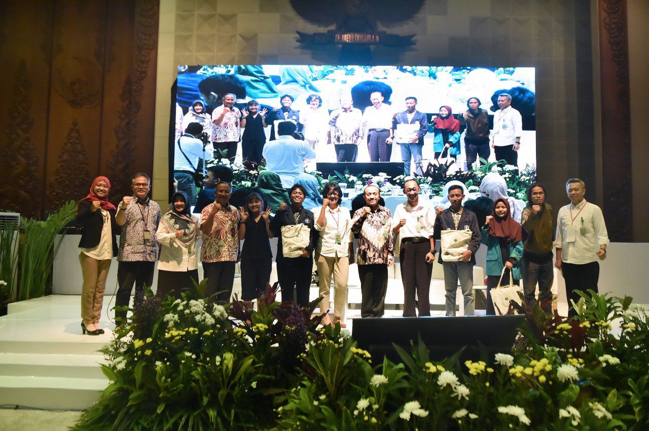 Hari-Hutan-Internasional-KLHK-Ajak-Generasi-Milenial-Belajar-Mencintai-dan-Menjaga-Hutan-doc.KemenLHK-ivoox.id_