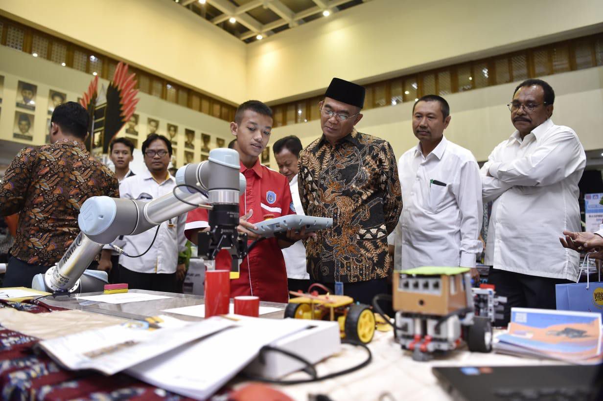 Mendikbud-Dorong-Siswa-SMK-Jadi-Wirausaha-di-Era-Industri-4.0-doc.Kemendikbud-ivoox.id_