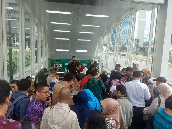 Penumpukan-Pengguna-MRT-karena-Kurang-Informasi-doc.pengguna-ivoox.id_