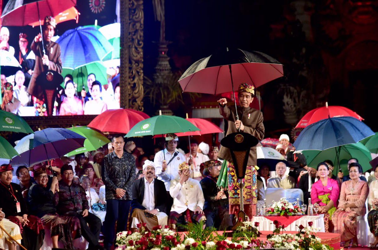 Presiden-Jokowi-di-Hadapan-Warga-Bali-Sambut-Pesta-Demokrasi-dengan-Cara-Beradab-doc.Jokowi-ivoox.id_