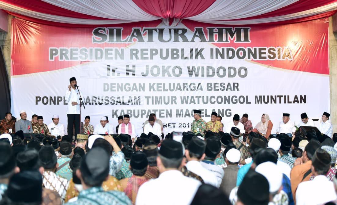 Silaturahmi-ke-Ponpes-Darussalam-Presiden-Ajak-Semua-Pihak-Jaga-Ukhuwah-doc.ponpes-ivoox.id_