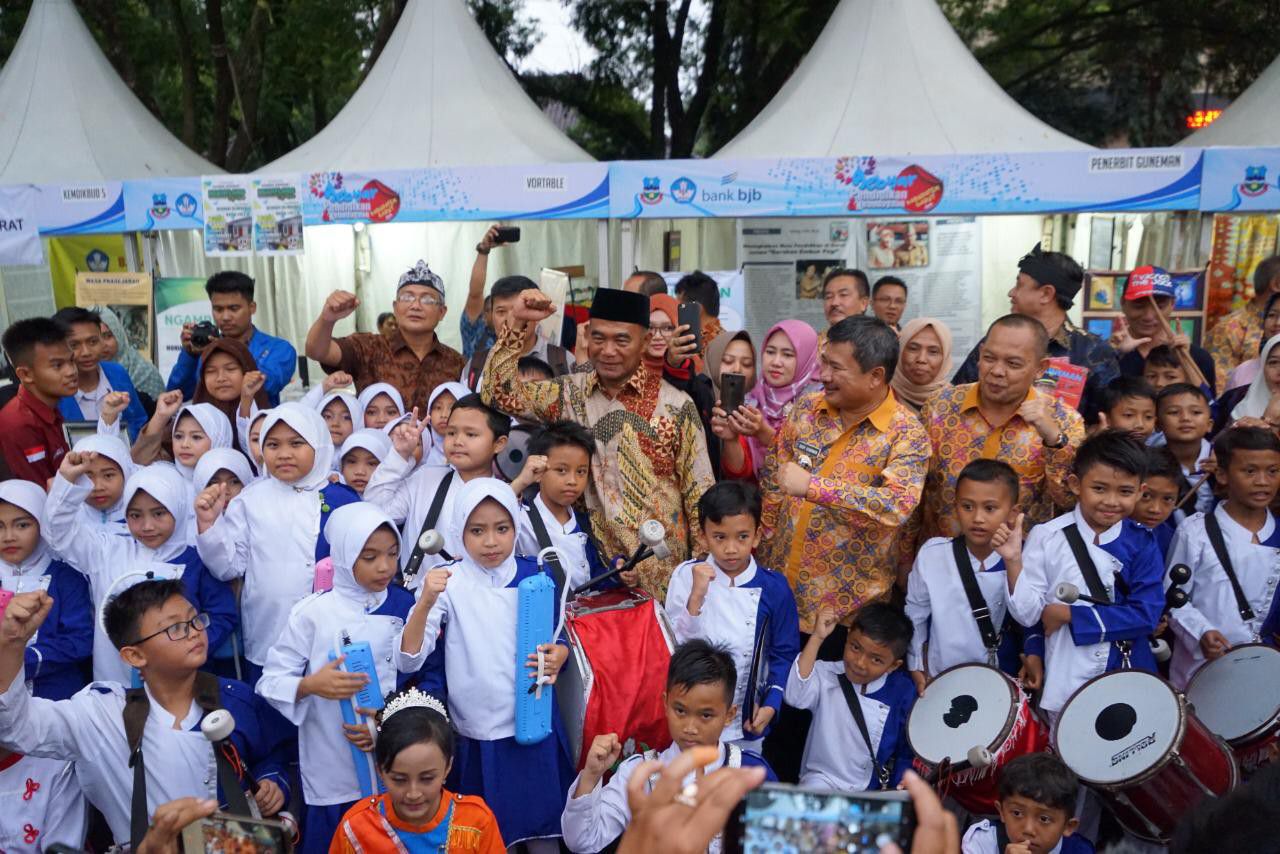 Siswa-SLB-Meriahkan-Acara-Gebyar-Pendidikan-dan-Kebudayaan-di-Kabupaten-Garut-doc.Kemendikbud-ivoox.id_