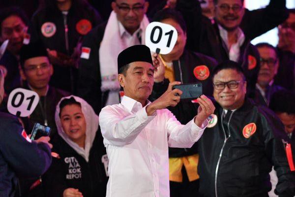 TKN-Jokowi-Sangat-Fit-Hadapi-Debat-Keempat-doc.Jokowi-ivoox.id_