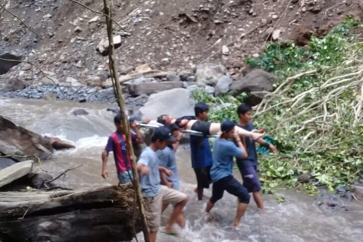 evakuasi wisatawan