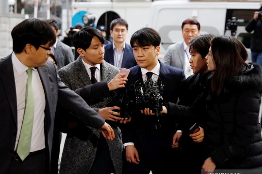 seungri diperiksa