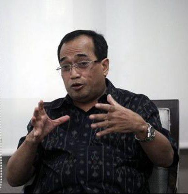 Holding-Penerbangan-Mesti-Kompetitif-doc.penerbangan-ivoox.id_