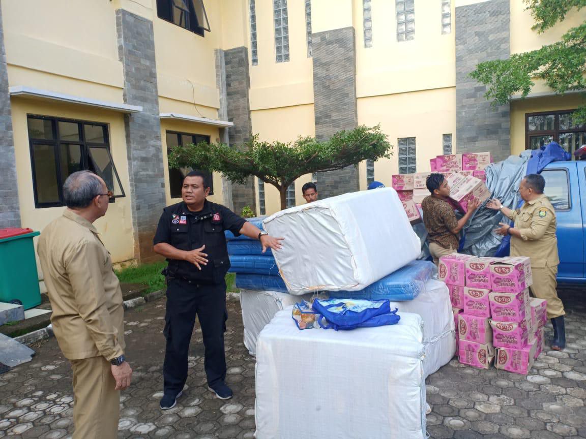 Indramayu-Terendam-Kemensos-Kirimkan-Logistik-Untuk-Warga-Terdampak-doc.Kemensos-ivoox.id_