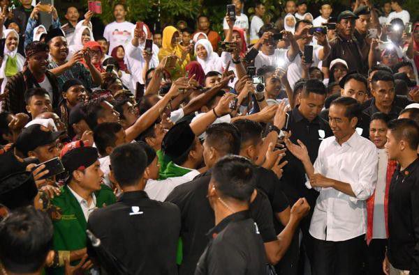 Jokowi-Berjanji-Kartu-Sembako-Beri-Kemudahan-doc.Jokowi-ivoox.id_
