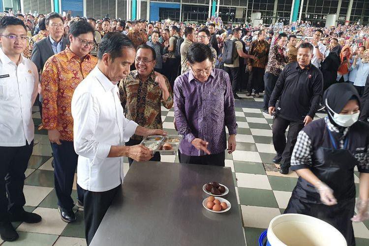 Kata-Presiden-Jokowi-Saat-Makan-Siang-Bersama-Buruh-Yang-Penting-May-Day-Berlangsung-Gembira-doc.MayDay-ivoox.id_