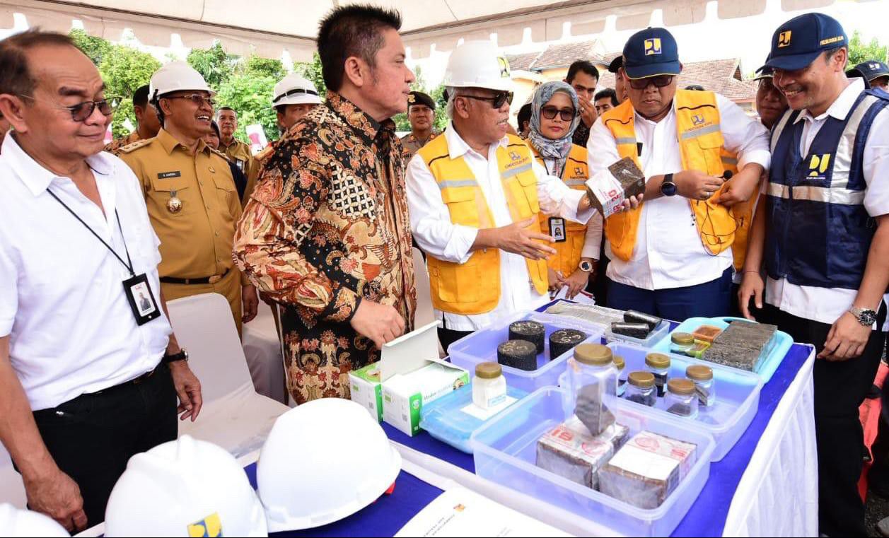 Kementerian-PUPR-Targetkan-Pembelian-Aspal-Karet-Tahun-2019-Sebanyak-2.542-Ton-Untuk-658-Km-Jalan-doc.KemenPUPR-ivoox.id_-1