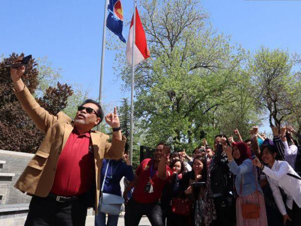 Pemilih-Milenial-Dominasi-TPS-di-Beijing-doc.milenial-ivoox.id_