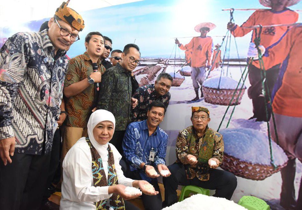 Perkuat-Usaha-Garam-Rakyat-Pemerintah-Salurkan-KUR-Garam-di-Madura-doc.perkuat-ivoox.id_