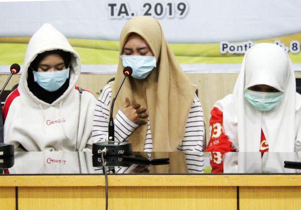 Sambil-Terisak-Tujuh-Siswi-Minta-Maaf-tapi-Bantah-Mengeroyok-Aud-doc.MengeroyokAud-ivoox.id_