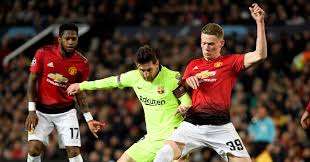 Scott McTominay (kanan)