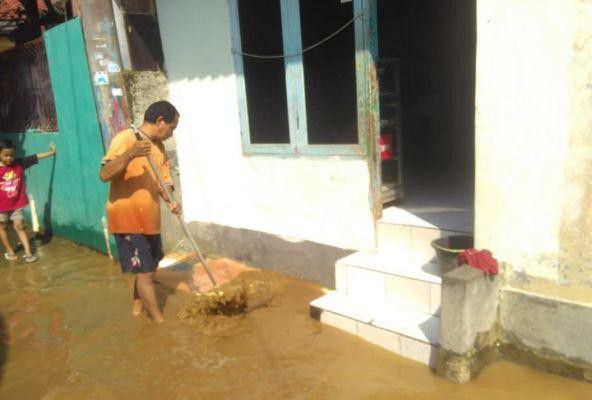 Sebagian-Wilayah-Pejaten-Timur-Terendam-Banjir-doc.banjir-ivoox.id_