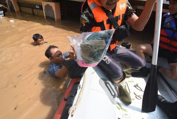 Siaga-1-Genangan-Air-Rendam-Beberapa-Titik-di-Jakarta-doc.genangan-ivoox.id_