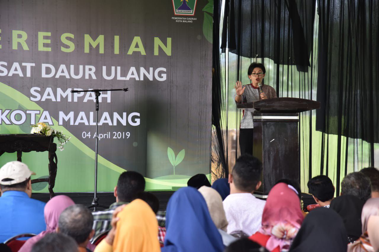 Tingkatkan-Sirkular-Ekonomi-KLHK-Dirikan-Pusat-Daur-Ulang-Sampah-Kota-Malang-kemenLHK-ivoox.id_