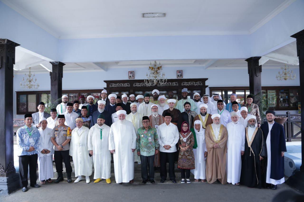 Tutup-Konferensi-Menag-Ajak-Ulama-Sufi-Warnai-Dakwah-di-Media-Sosial-doc.-Kemenag-ivoox.id_