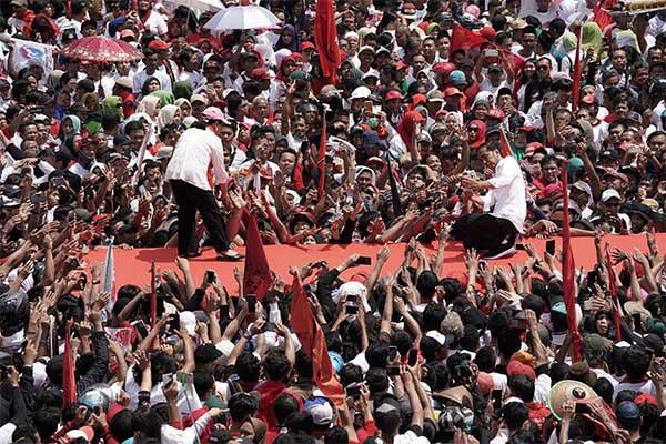 Warga-Pantura-Sambut-Program-01-doc.Jokowi-ivoox.id_