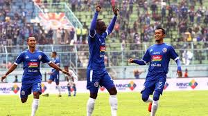 arema menang telak