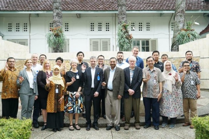 bio farma dan bill melinda gates foundation