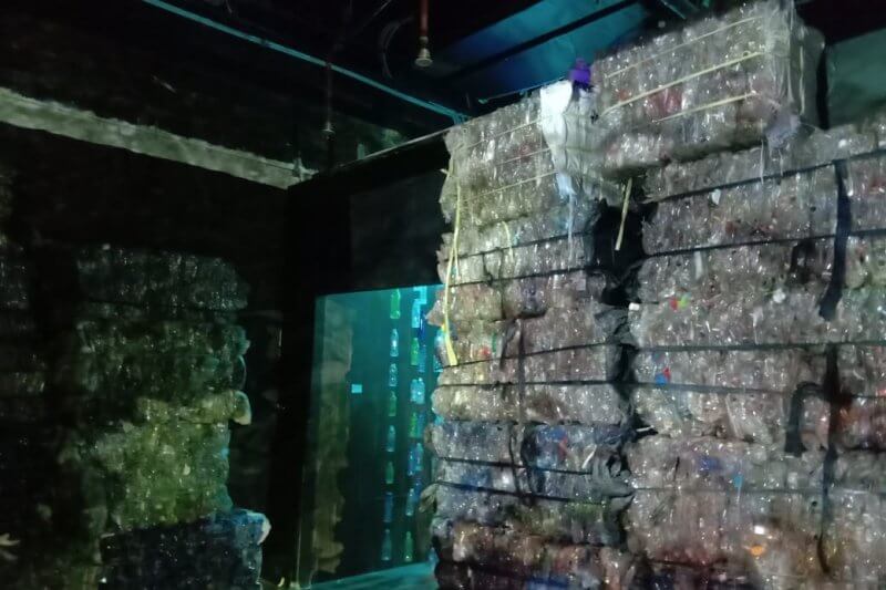 limbah plastik