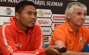 tony sucipto (kiri)