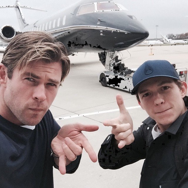Chris Hemsworth dan Tom Holland1