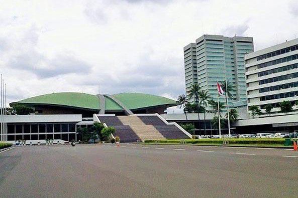 Diperkirakan-9-Parpol-Lolos-ke-Senayan-doc.senayan-ivoox.id_