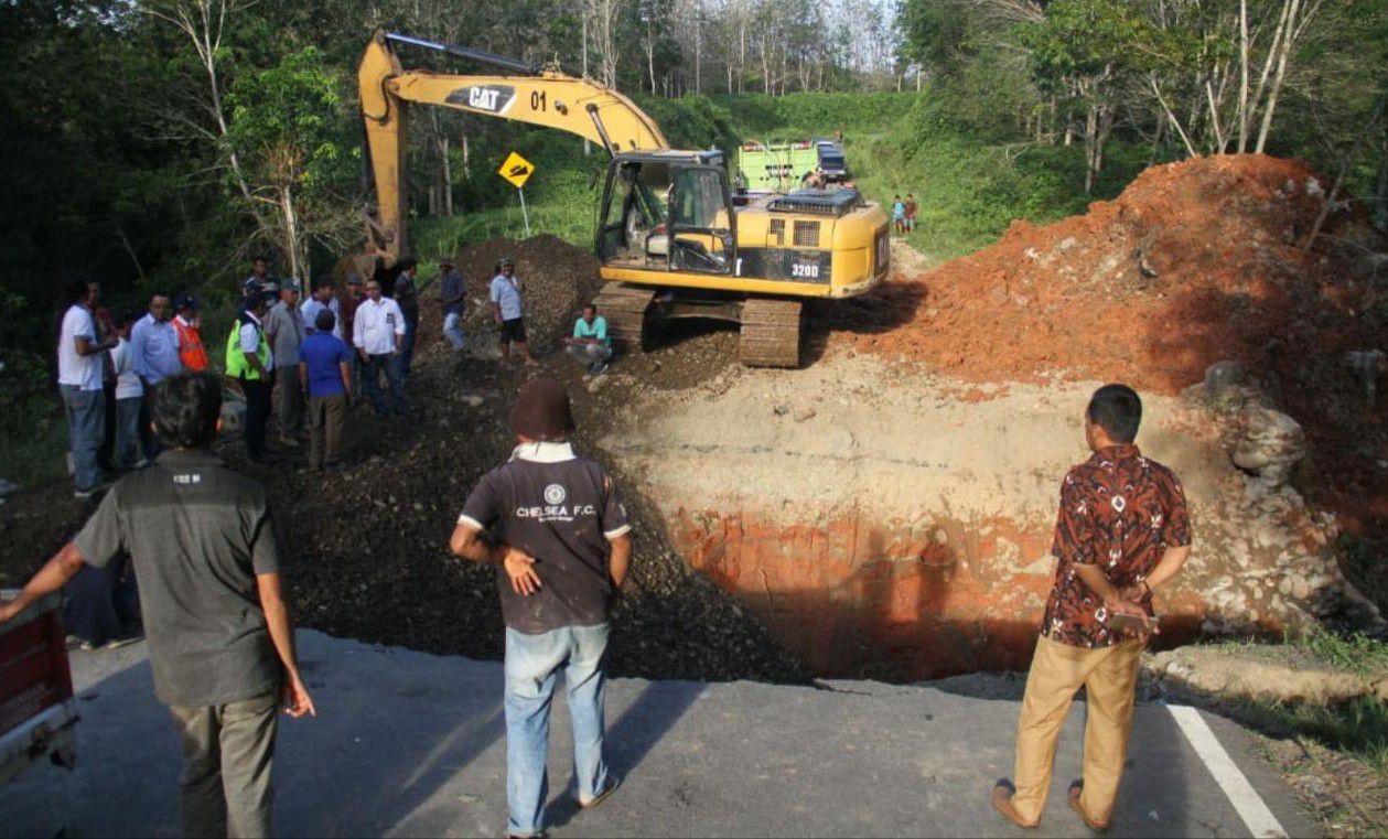 Kementerian-PUPR-Lakukan-Upaya-Tanggap-Darurat-Pascabencana-Banjir-dan-Longsor-di-Bengkulu-doc.pupr-ivoox.id_