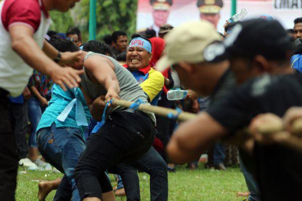 May-Day-Di-Mesan-TNI-Polri-Vs-Wartawan-Lomba-Tarik-Tambang-doc.lomba-ivoox.id_