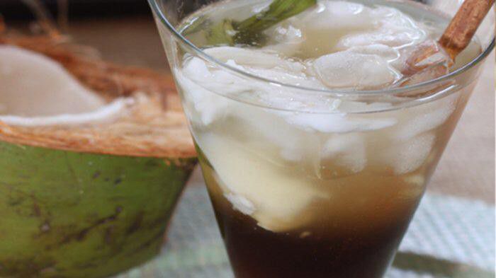 Menu-Buka-Puasa-Hari-Ke-8-Es-Kelapa-Muda-Gula-Merah-dan-Es-Kelapa-Muda-Jeruk-yang-Segar-doc.buka-ivoox.id_