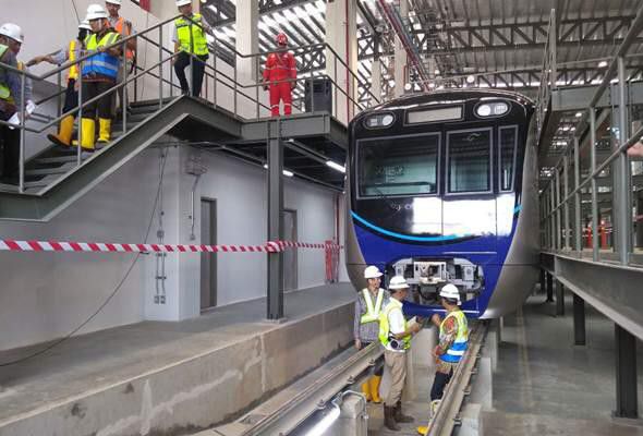 Mulai-Bulan-Mei-MRT-Beroperasi-Sampai-Tengah-Malam-doc.mrt-ivoox.id_