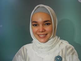 dewi sandra