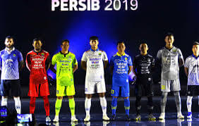 persib bandung perkenalkan pemain dan jersey