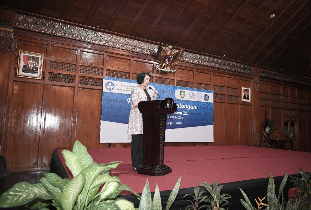 679-Lulusan-Program-Darmasiswa-Siap-Jadi-Duta-Budaya-Indonesia-di-Luar-Negeri-doc.lulusan-ivoox.id_