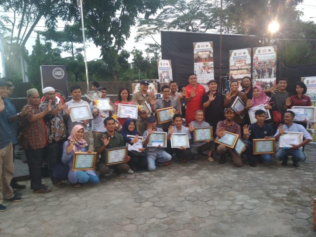 KLHK-Serahkan-Hadiah-kepada-Pemenang-Lomba-Karya-Jurnalistik-doc.klhk-ivoox.id_