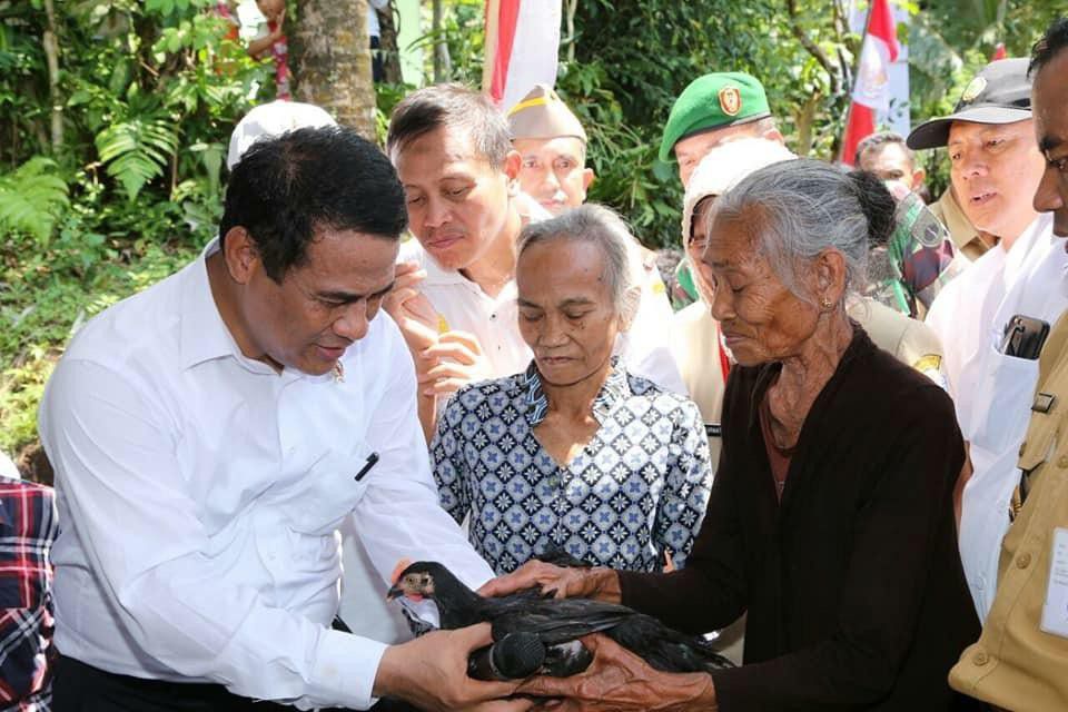 Kementan-Ayam-Bekerja-Keluarkan-Ribuan-RTM-Rumah-Tangga-Miskin-dari-Kemiskinan-doc.bekerja-ivoox.id_