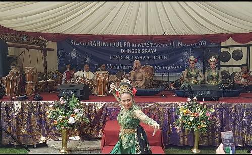Nuansa-Jawa-Barat-Meriahkan-Acara-Idul-Fitri-1440H-dan-Temu-Masyarakat-di-London-doc.IdulFitri-ivoox.id_