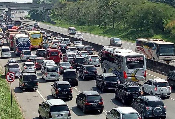 One-Way-di-Tol-Trans-Jawa-untuk-Arus-Balik-Dimulai-Besok-one-way-ivoox.id_-3