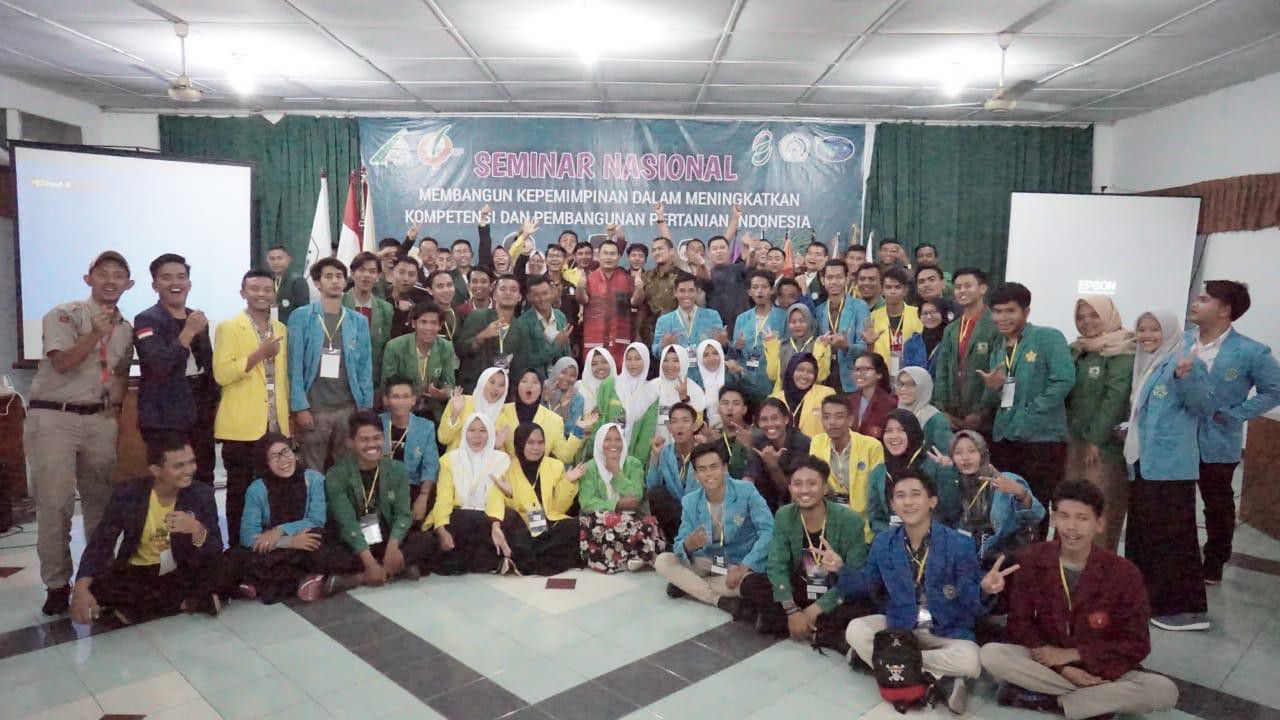 Pertanian-Indonesia-Harus-Maju-Ditangan-Anak-Muda-doc.pertanian-ivoox.id_