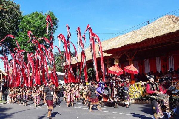 Presiden-Joko-Widodo-melepas-4.370-Seniman-Peserta-Pawai-Pesta-Kesenian-Bali-Ke-41-doc.jokowi-ivoox.id_